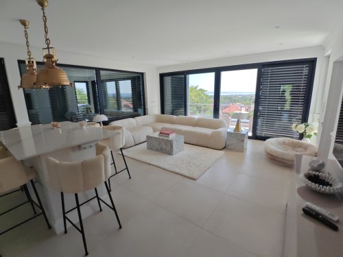 Traumhaftes Designer-Anwesen über dem Balaton mit Seeblick &amp; eigenem Bootsliegeplatz (CM222-2)