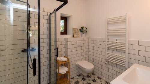 Komplett renoviertes Familienhaus in guter Wohnlage (AAA) (33837)