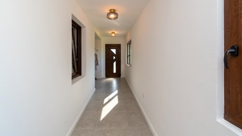 Komplett renoviertes Familienhaus in guter Wohnlage (AAA) (33837)