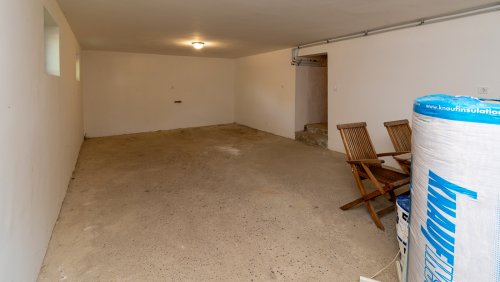 Komplett renoviertes Familienhaus in guter Wohnlage (AAA) (33837)