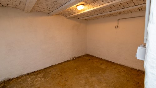 Komplett renoviertes Familienhaus in guter Wohnlage (AAA) (33837)