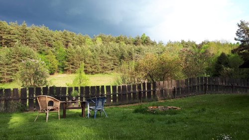 (AAA) Alleinlage an der österreichischen Grenze: Traditionelles Landhaus mit 1,5 Ha Land (RV001)