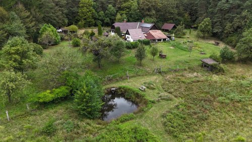 (AAA) Alleinlage an der österreichischen Grenze: Traditionelles Landhaus mit 1,5 Ha Land (RV001)