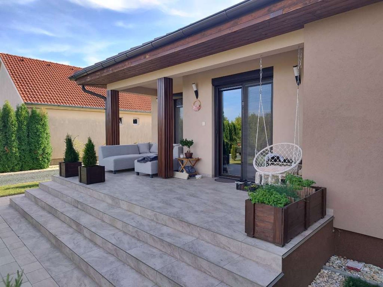 Moderner Bungalow mit Doppelgarage in Ják (WH3611)