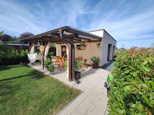 Moderner Bungalow mit Doppelgarage in Ják (WH3611)