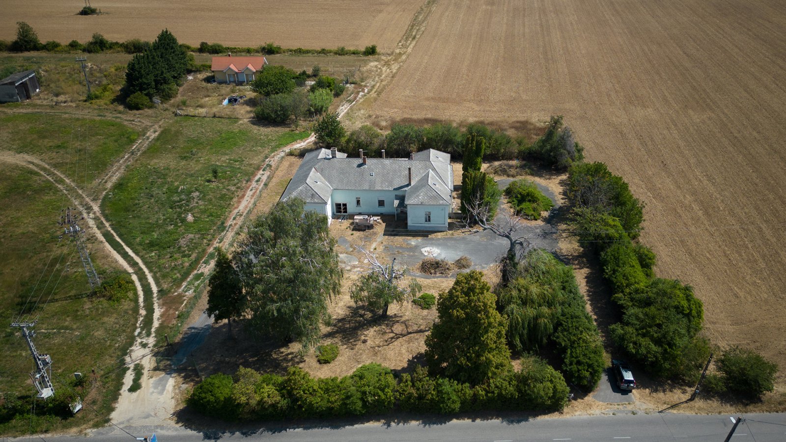 (ACA) Historische Villa am Rande des Balaton möchte aus dem Dornröschenschlaf erweckt werden