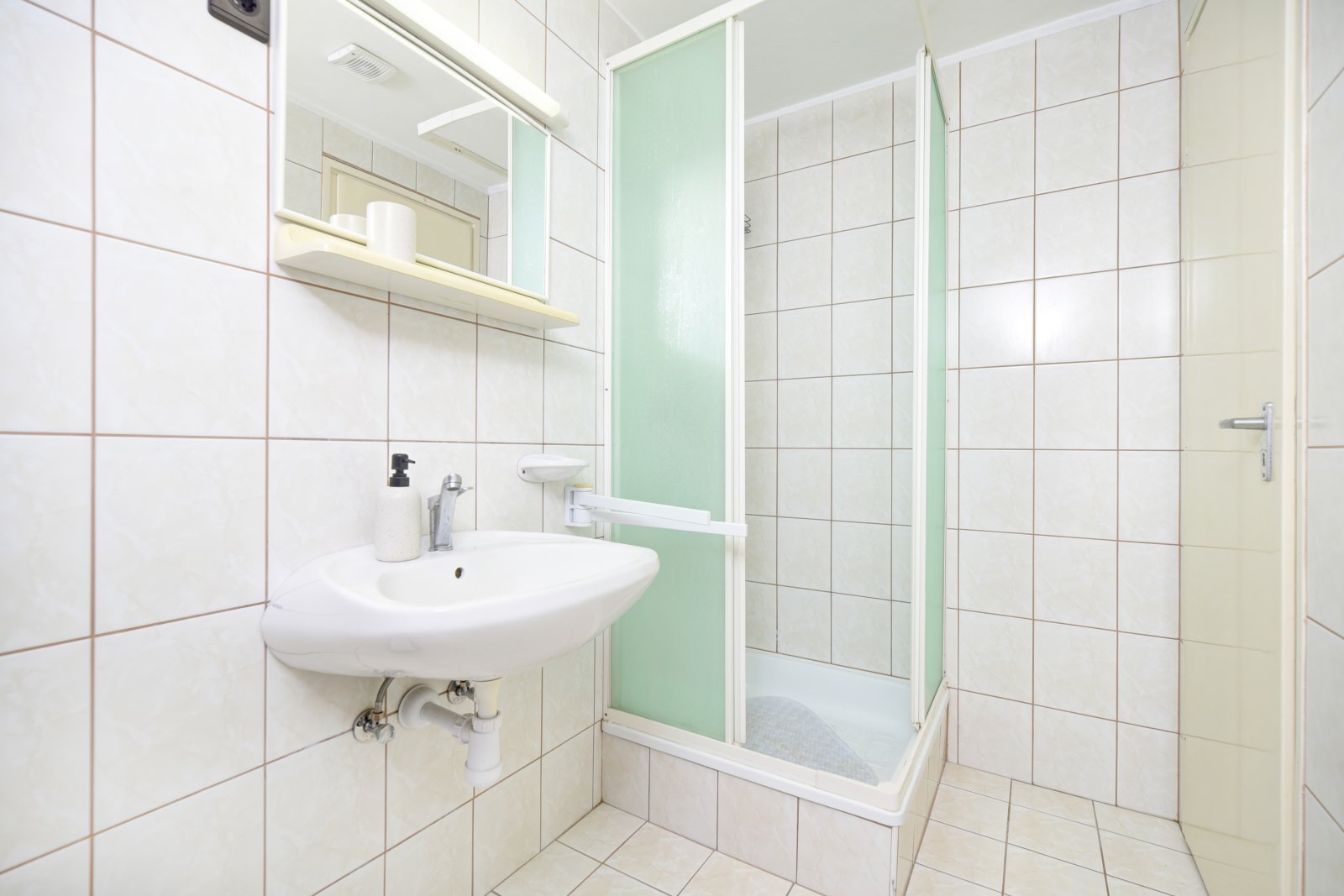 Nieuw gerenoveerd gemeubileerd appartement op de 2e verdieping van een vrijstaande woning met drie verdiepingen in het stadscentrum