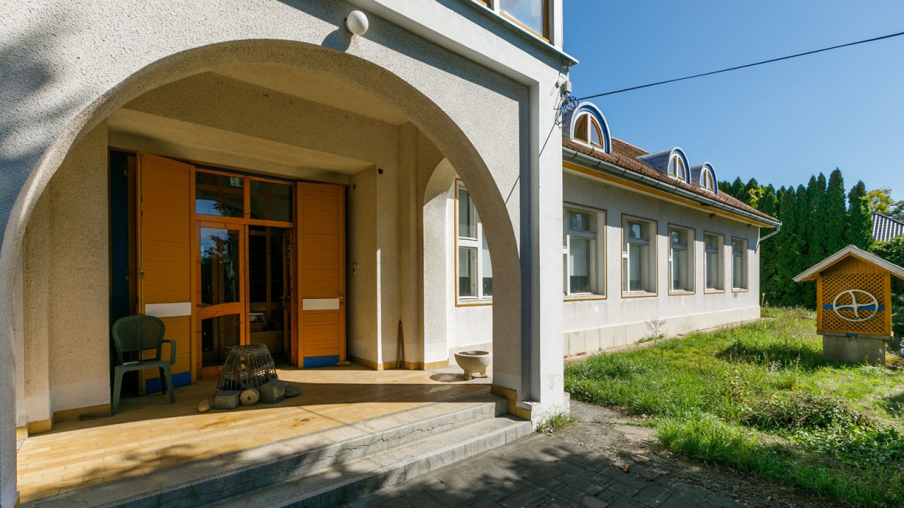 (AAA) Historisches Gebäude als Atelier, Seminarhaus oder großes Wohnhaus (AAA) (33852)