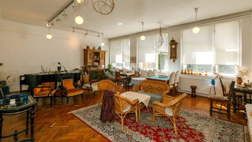 (AAA) Historisches Gebäude als Atelier, Seminarhaus oder großes Wohnhaus (AAA) (33852)
