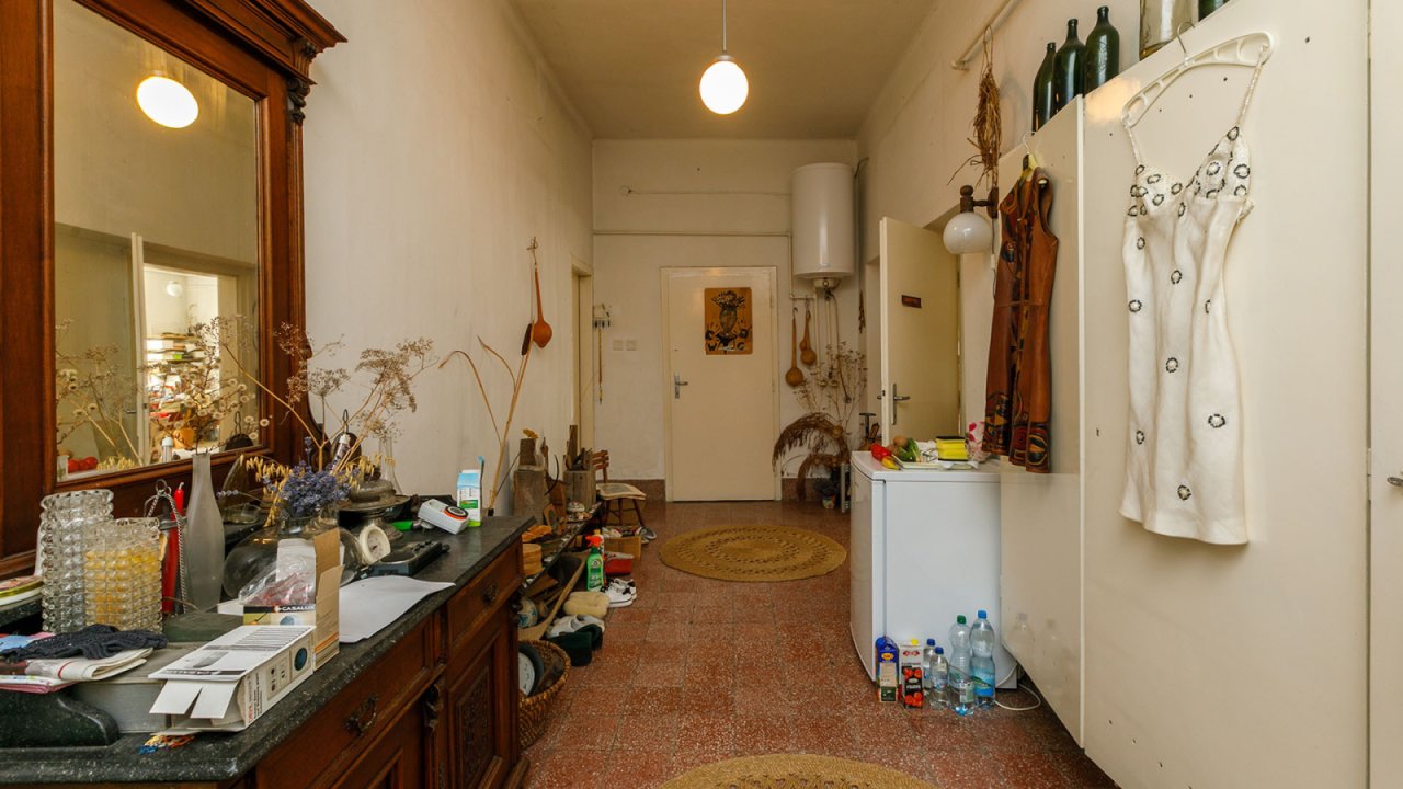 (AAA) Historisches Gebäude als Atelier, Seminarhaus oder großes Wohnhaus (AAA) (33852)