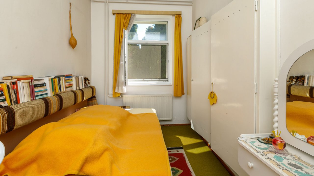 (AAA) Historisches Gebäude als Atelier, Seminarhaus oder großes Wohnhaus (AAA) (33852)