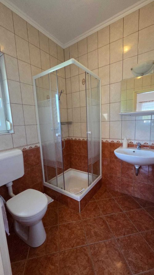 Exklusives und Gepflegtes Familienhaus in ruhiger, zentraler Lage Nähe Balaton (IB25204)