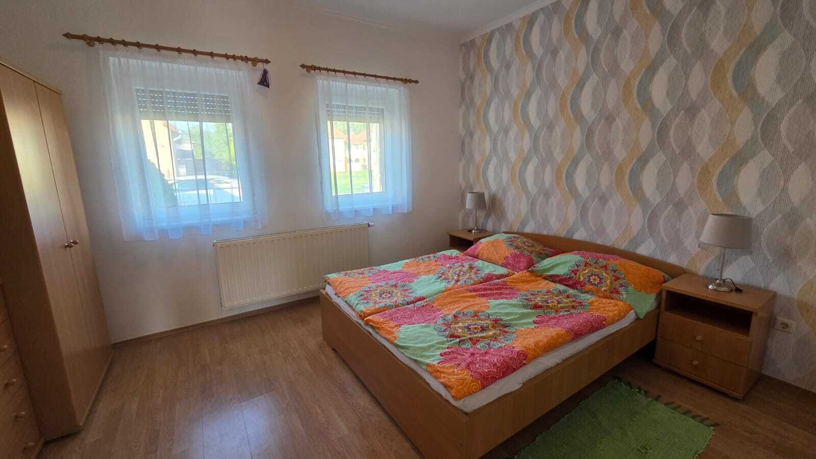 Exklusives und Gepflegtes Familienhaus in ruhiger, zentraler Lage Nähe Balaton (IB25204)