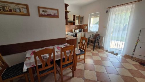 Exklusives und Gepflegtes Familienhaus in ruhiger, zentraler Lage Nähe Balaton (IB25204)