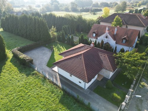 Exklusives und Gepflegtes Familienhaus in ruhiger, zentraler Lage Nähe Balaton (IB25204)