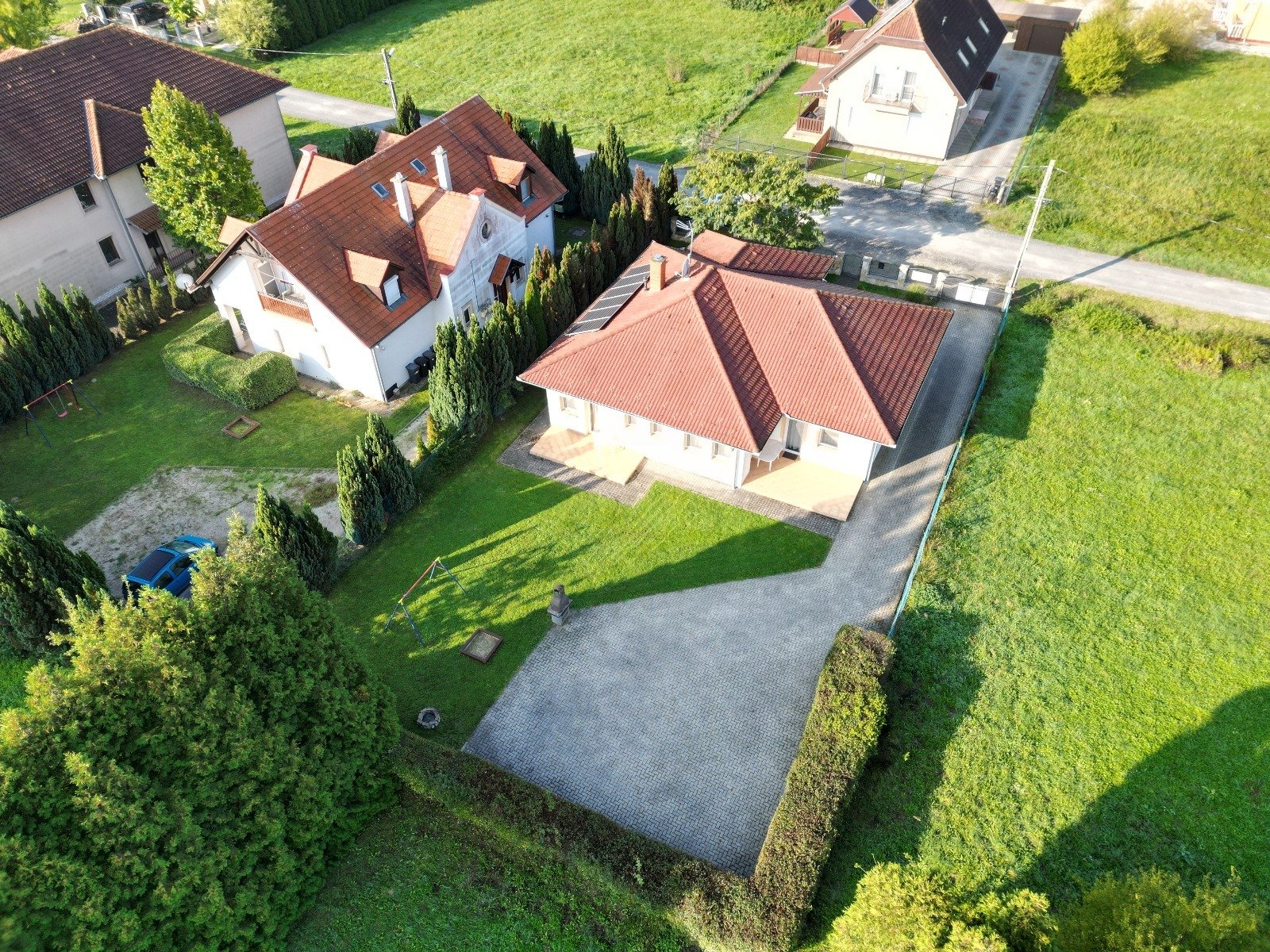 Exklusives und Gepflegtes Familienhaus in ruhiger, zentraler Lage Nähe Balaton (IB25204)