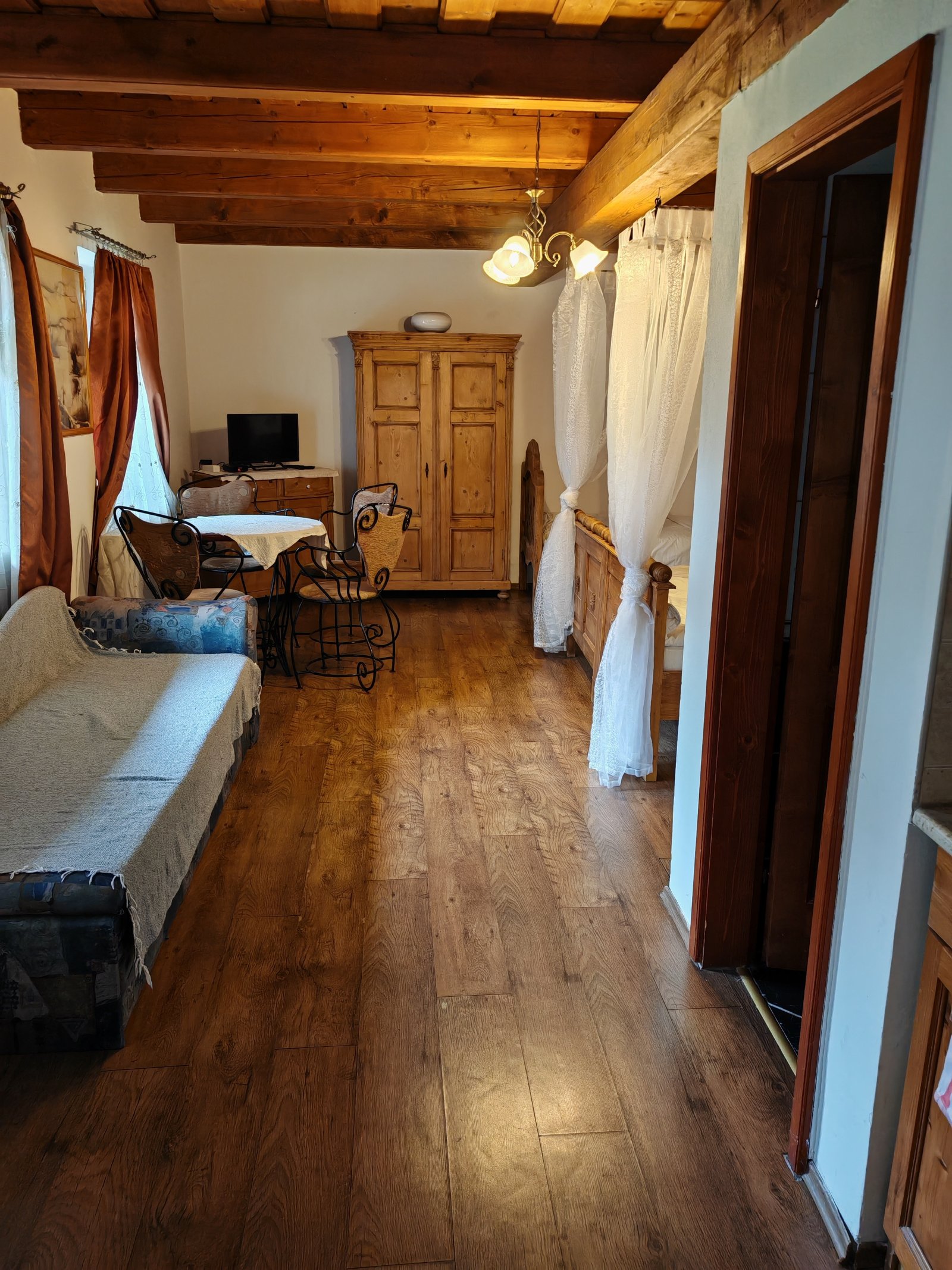 Historic country house with 4 guest apartments near Austria (AAA)