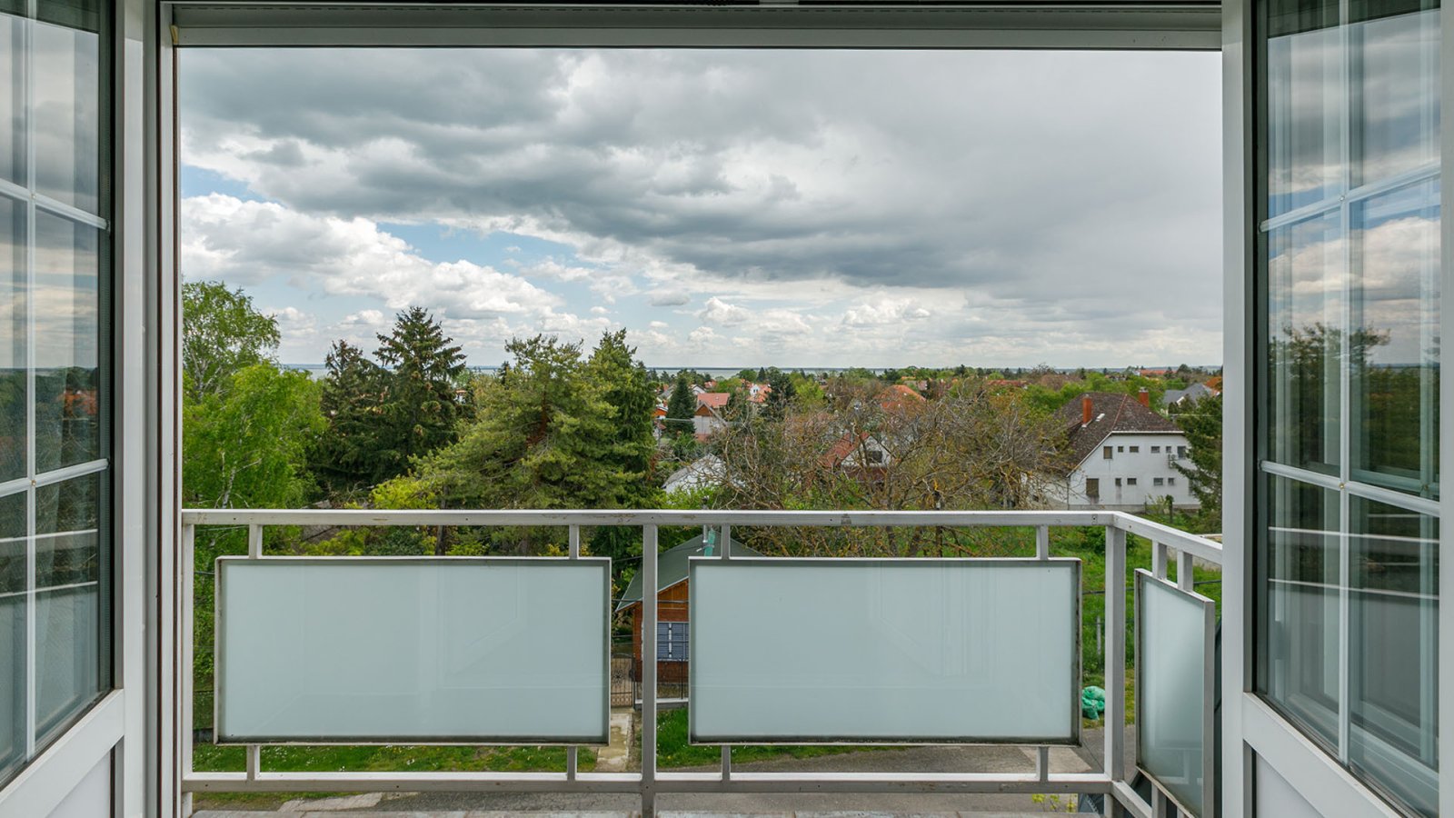 (AAA) Großes Stadthaus mit Balaton-Panorama und Geschäftsmöglichkeiten (33561)