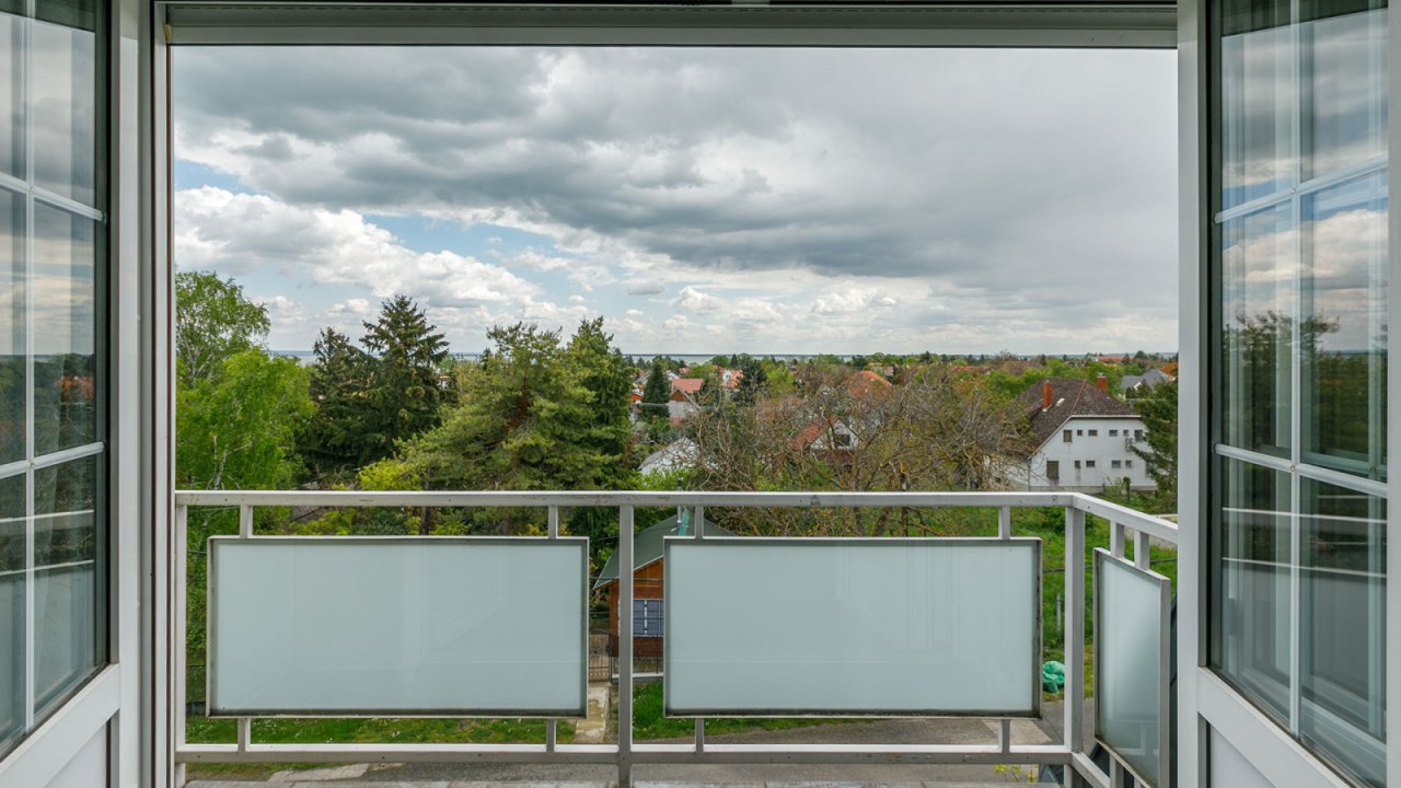 (AAA) Großes Stadthaus mit Balaton-Panorama und Geschäftsmöglichkeiten (33561)