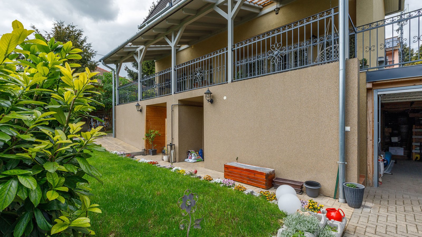 (AAA) Großes Stadthaus mit Balaton-Panorama und Geschäftsmöglichkeiten (33561)