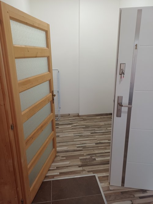 (AAA) Neuwertige Wohnung im Kurort mit Panoramablick / Erdgeschoss (KK006-M)