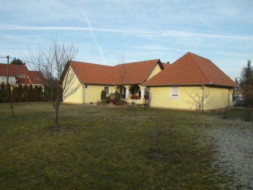(AAA) Hochwertige Immobilie im aufstrebenden Zalacsány (KK010)