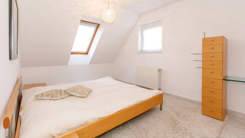 (AAA) Luxuriöses Anwesen am Nordufer mit Seepanorama (33562)