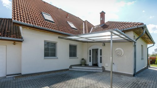 (AAA) Luxuriöses Anwesen am Nordufer mit Seepanorama (33562)