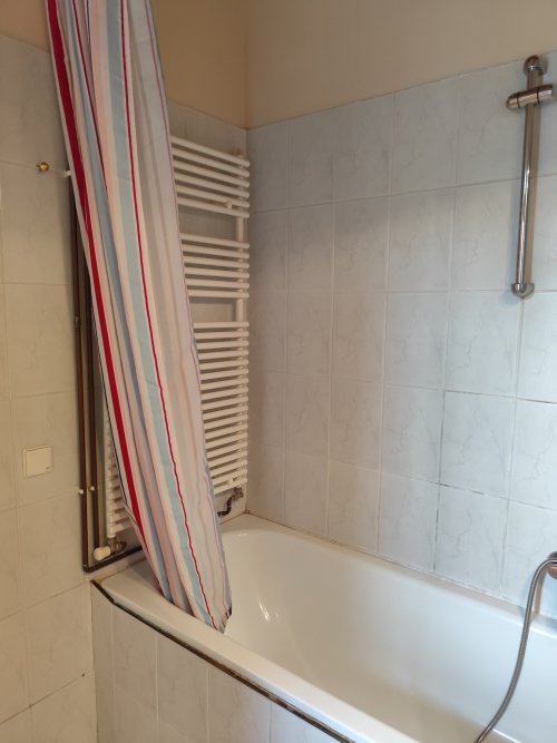 (AAA) Wunderbar renoviertes traditionelles Bauernhaus &amp; 2 Apartements (RV021)