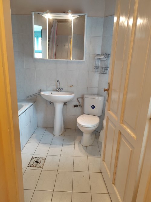 (AAA) Wunderbar renoviertes traditionelles Bauernhaus &amp; 2 Apartements (RV021)