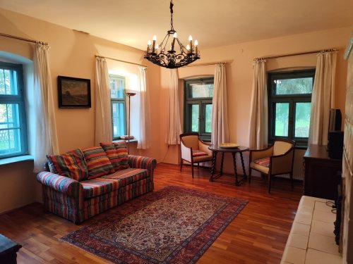 (AAA) Wunderbar renoviertes traditionelles Bauernhaus &amp; 2 Apartements (RV021)