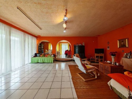 (ABA) Sehr geräumiges Haus in ruhiger, grünen Wohngegend (RV017)