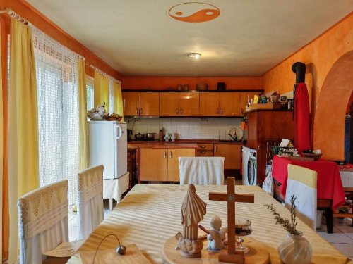(ABA) Sehr geräumiges Haus in ruhiger, grünen Wohngegend (RV017)