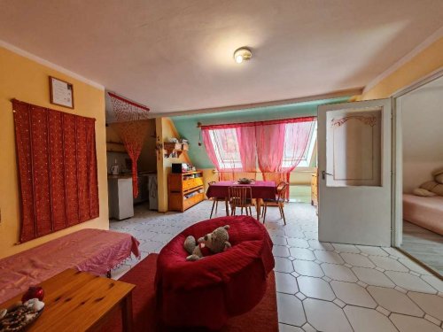 (ABA) Sehr geräumiges Haus in ruhiger, grünen Wohngegend (RV017)