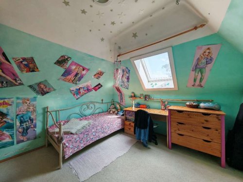 (ABA) Sehr geräumiges Haus in ruhiger, grünen Wohngegend (RV017)