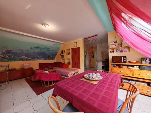 (ABA) Sehr geräumiges Haus in ruhiger, grünen Wohngegend (RV017)