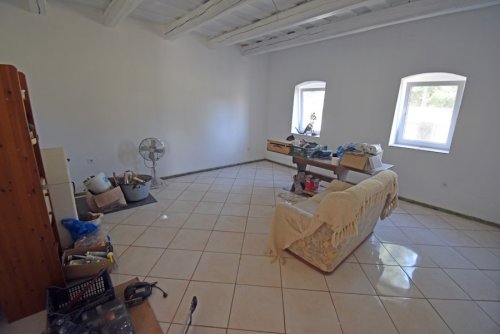 (BBA) Teilrenoviertes Bauernhaus mit großem Grundstück &amp; Nebengebäuden (FER2710)