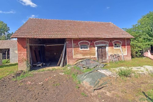 (BBA) Teilrenoviertes Bauernhaus mit großem Grundstück &amp; Nebengebäuden (FER2710)