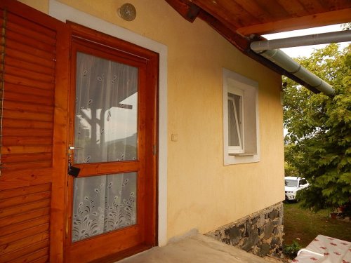 (ABA) Idealer Rückzugsort in Ungarn: Weinberghaus mit Panoramablick (EH001)