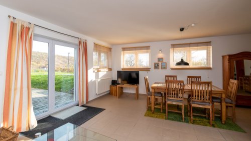 (AAA) Solides, helles Apartmenthaus in sehr guter Lage (33772-2)