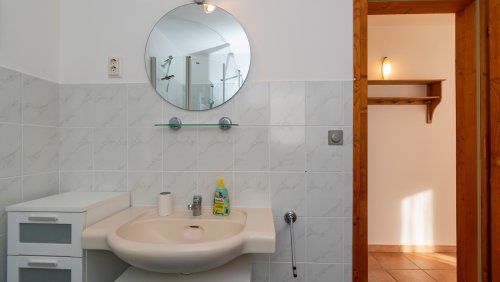 (AAA) Solides, helles Apartmenthaus in sehr guter Lage (33772-2)