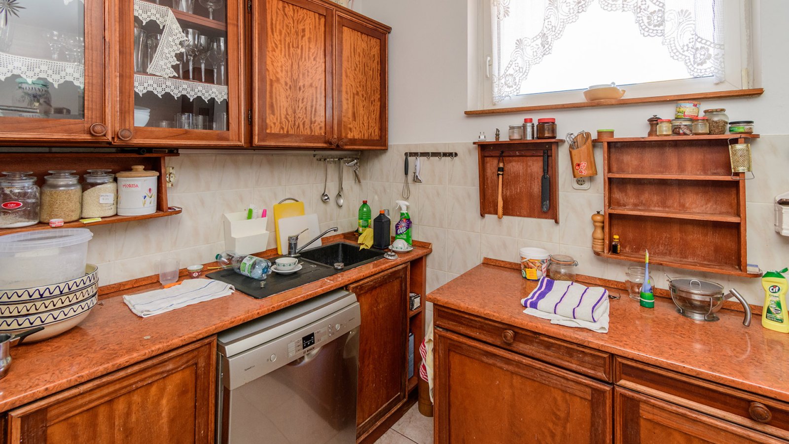 (ABA) Gaststätte / Restaurant mit Betreiberwohnung (33829)