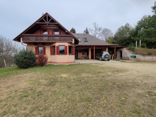 (AAA) Gepflegtes Familienhaus mit Panoramablick Nähe Österreich (RV024)