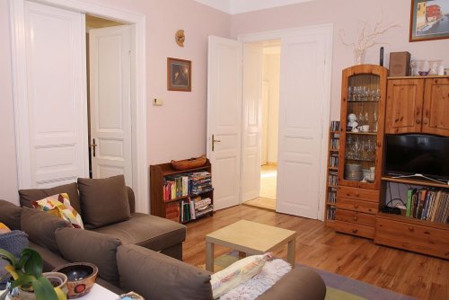 (AAA) Bürgerliches Einfamilienhaus in der Gartenlage der netten Gemeinde Tapolca (EH006)