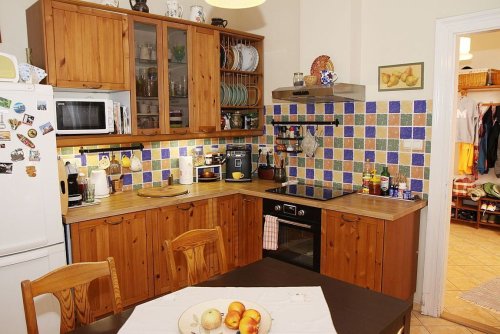 (AAA) Bürgerliches Einfamilienhaus in der Gartenlage der netten Gemeinde Tapolca (EH006)