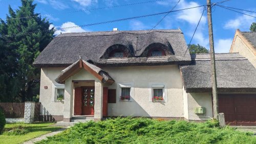 (BAA) Schönes Reetdachhaus an der österreichischen Grenze (WH1601)