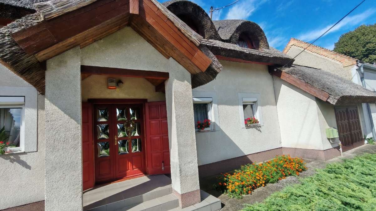 (BAA) Schönes Reetdachhaus an der österreichischen Grenze