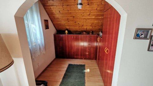 (BAA) Schönes Reetdachhaus an der österreichischen Grenze (WH1601)