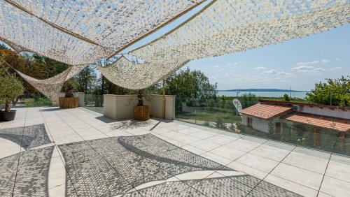 (AAA) Hochwertiges Objekt (Gewerbe od. Privat) direkt am Balaton (44085)
