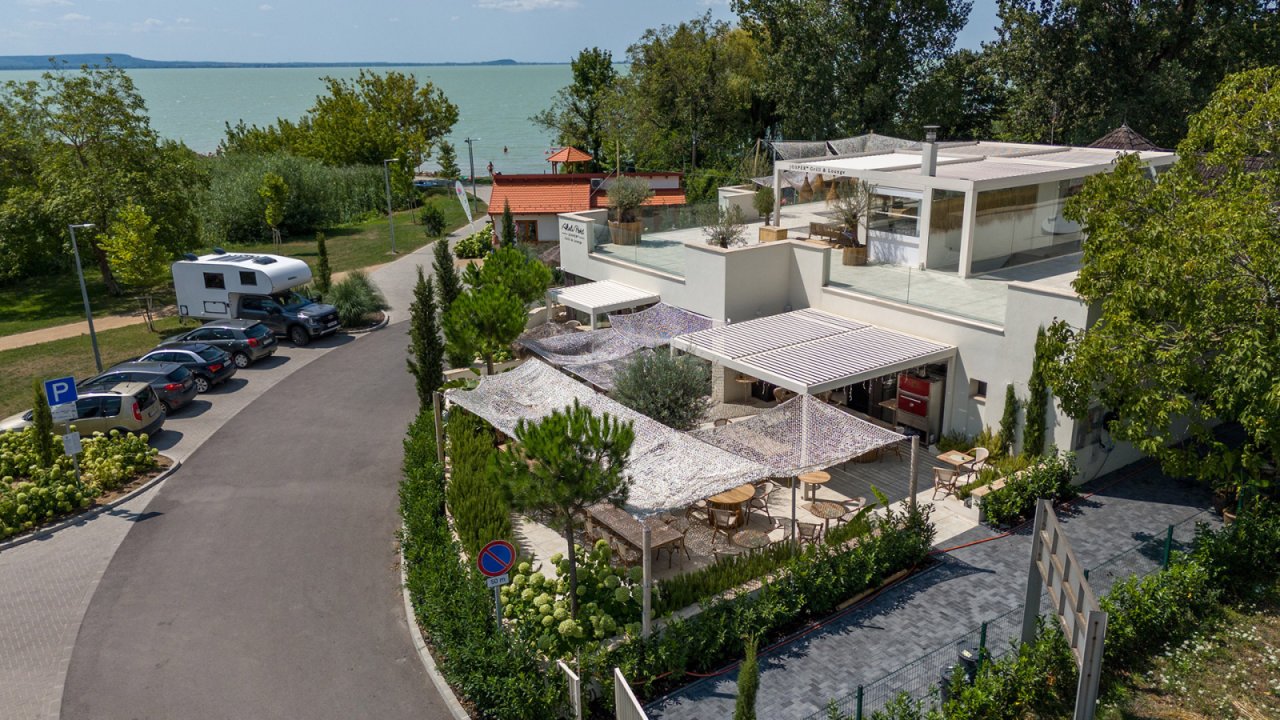 (AAA) Hochwertiges Objekt (Gewerbe od. Privat) direkt am Balaton (44085)